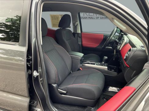 Used 2022 Toyota Tacoma SR5 w/ Technology Package RWD image 31