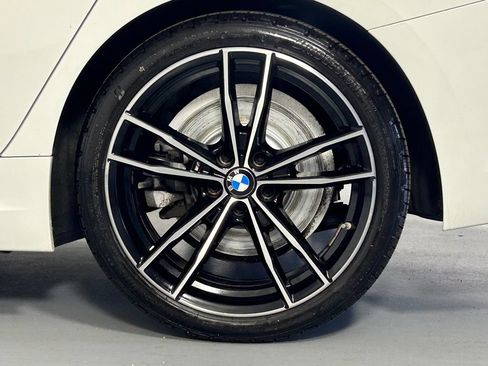 Used 2022 BMW 330i xDrive Sedan w/ M Sport Package AWD/4WD image 41
