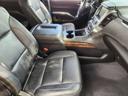 Used 2019 Chevrolet Suburban LT RWD image 10