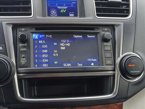 Used 2013 Toyota Highlander Limited image 13