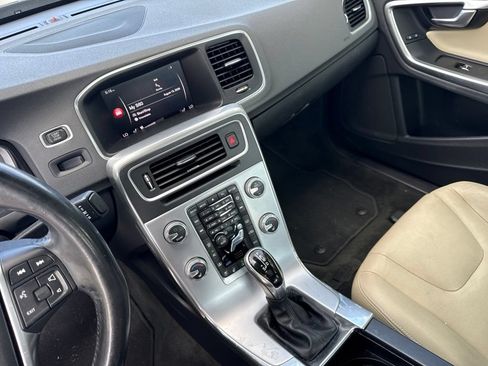 Used 2018 Volvo S60 T5 Inscription FWD image 16