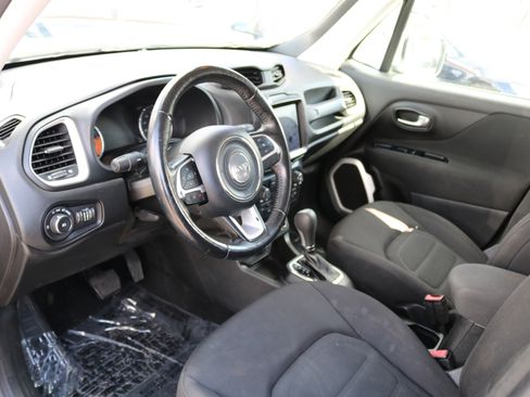 Used 2018 Jeep Renegade Latitude w/ UConnect 8.4 Nav Group image 27