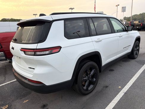 Used 2025 Jeep Grand Cherokee L Limited w/ Black Appearance Package AWD/4WD image 6