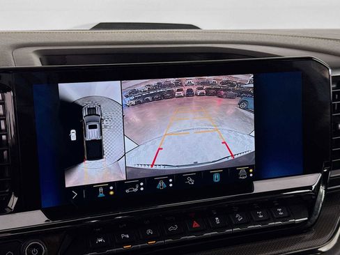 Used 2022 Chevrolet Silverado 1500 ZR2 image 17