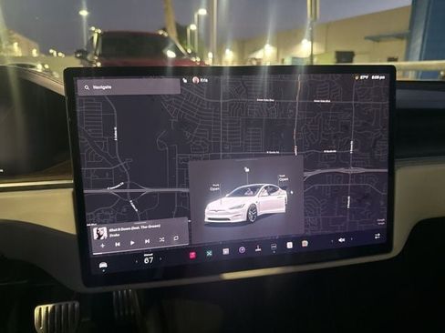 Used 2022 Tesla Model S Base image 8