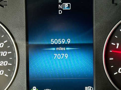 Used 2024 Mercedes-Benz Sprinter 2500 image 11