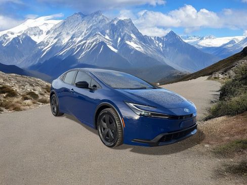 Used 2023 Toyota Prius LE image 7