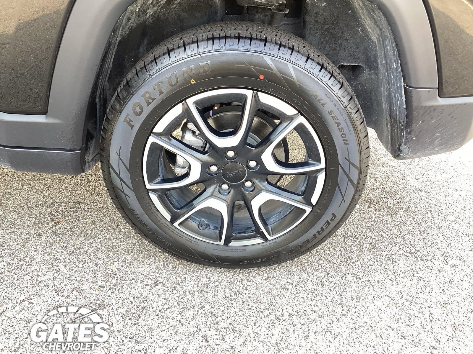 Used 2024 Jeep Compass Trailhawk AWD/4WD image 28