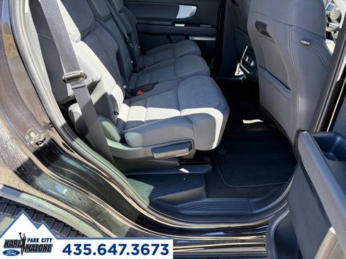Used 2025 Ford Expedition Active AWD/4WD image 35