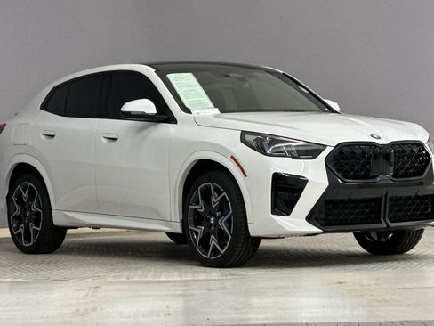 Certified 2025 BMW X2 xDrive28i w/ Technology Package image 7