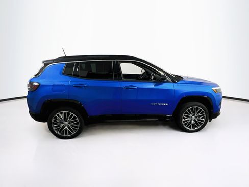Used 2023 Jeep Compass Limited w/ Elite Group AWD/4WD image 4