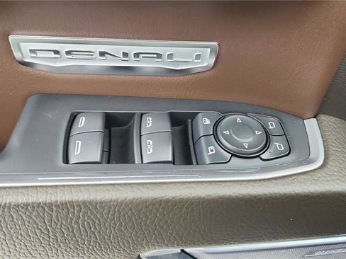 Used 2024 GMC Sierra 1500 Denali AWD/4WD image 13