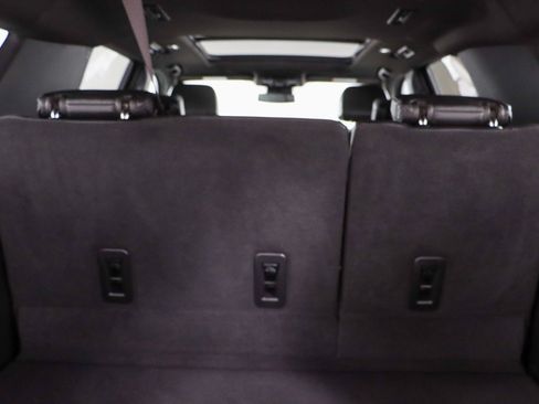 Used 2023 GMC Yukon XL Denali AWD/4WD image 34
