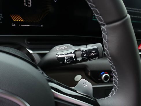 New 2026 Kia Carnival EX FWD image 16