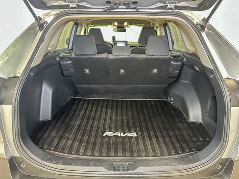Used 2020 Toyota RAV4 LE w/ All Weather Liner Package AWD/4WD image 18