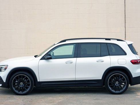 Used 2021 Mercedes-Benz GLB 250 w/ AMG Line image 48