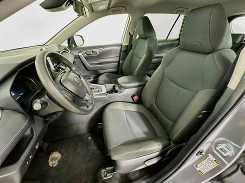 Used 2025 Toyota RAV4 LE AWD/4WD image 13