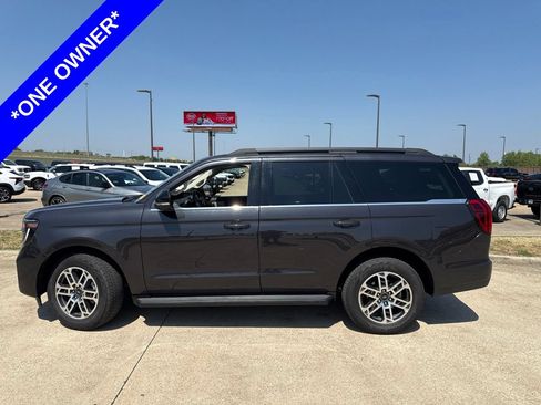 Used 2025 Ford Expedition Active AWD/4WD image 3