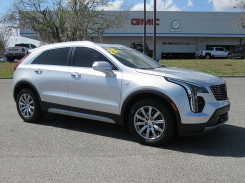 Used 2020 Cadillac XT4 Premium Luxury image 2