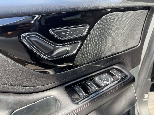 Certified 2023 Lincoln Aviator AWD w/ Premium Package image 19