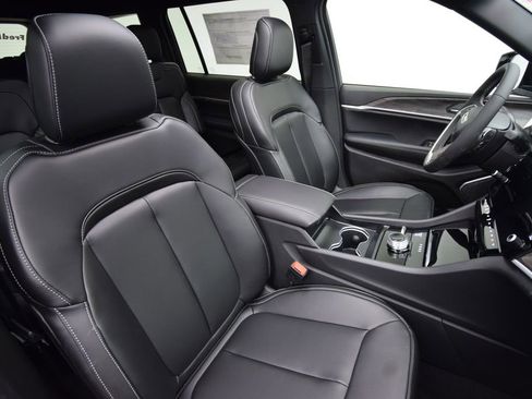 New 2026 Jeep Grand Cherokee L Limited image 18