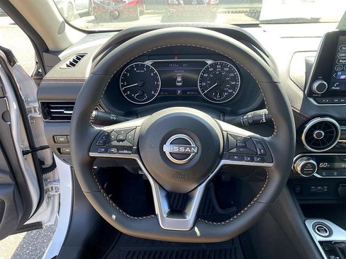 New 2025 Nissan Sentra SR image 8