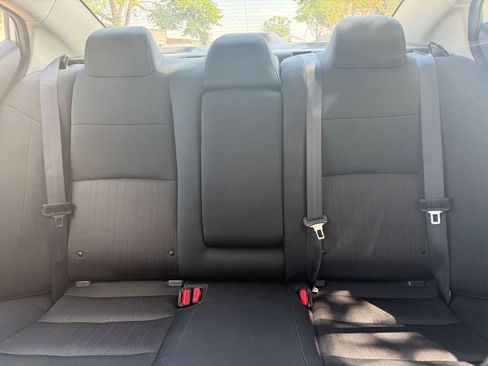 Used 2025 Nissan Altima 2.5 SV FWD image 39