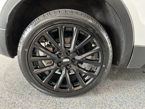 Used 2023 Cadillac XT4 Sport AWD/4WD image 33