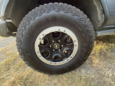 Used 2023 Ford Bronco Badlands image 4