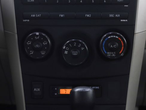 Used 2010 Toyota Corolla LE image 16