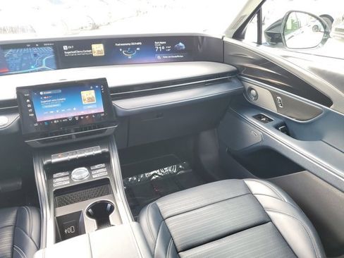 Certified 2024 Lincoln Nautilus Reserve w/ Equipment Group 202A image 19