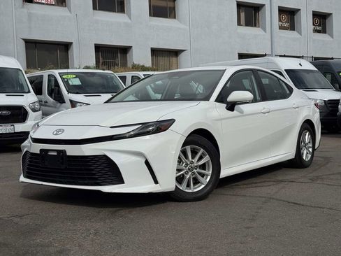 Used 2025 Toyota Camry LE FWD image 2