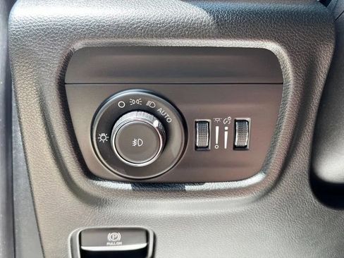 Used 2022 Jeep Grand Cherokee Trailhawk w/ Luxury Tech Group III AWD/4WD image 15