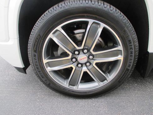 Used 2018 GMC Acadia Denali w/ LPO, Protection Package image 9