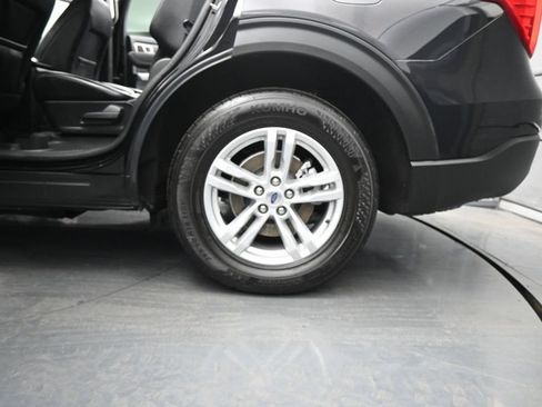 Used 2023 Ford Explorer XLT w/ Equipment Group 202A RWD image 17