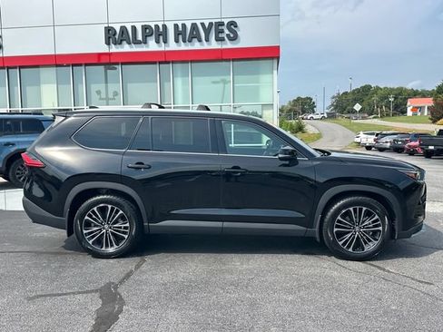 Used 2024 Toyota Grand Highlander AWD Hybrid image 2
