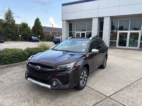 Used 2023 Subaru Outback Touring AWD/4WD image 3