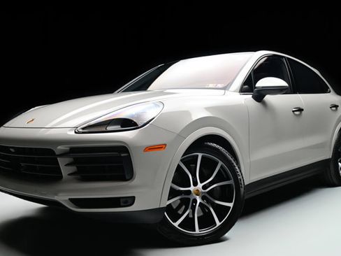 Used 2021 Porsche Cayenne S image 1