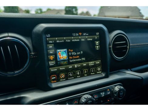 Used 2022 Jeep Gladiator Overland AWD/4WD image 21