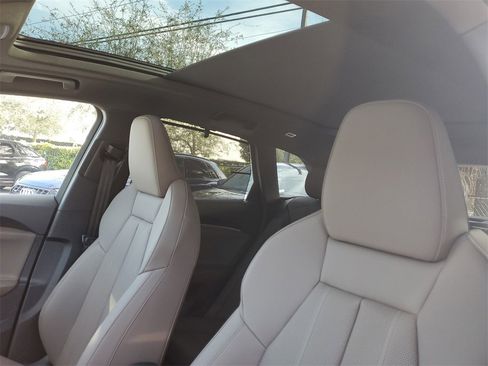 New 2025 Audi Q5 Prestige image 15