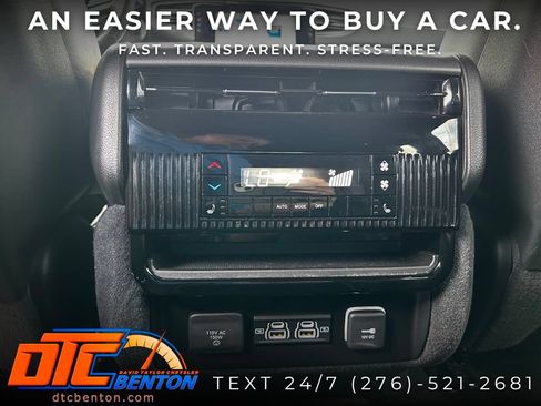 Used 2023 Jeep Wagoneer Series II AWD/4WD image 25
