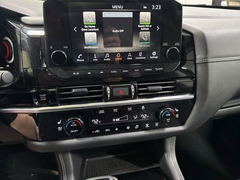 Used 2025 Nissan Pathfinder Platinum image 20