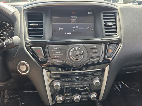 Used 2020 Nissan Pathfinder S FWD image 22