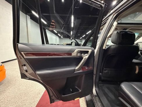 Used 2014 Lexus GX 460 w/ Premium Package AWD/4WD image 24
