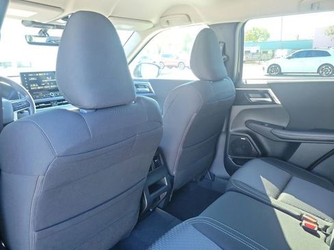 New 2026 Mitsubishi Outlander ES image 13