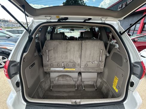 Used 2006 Toyota Sienna XLE image 13