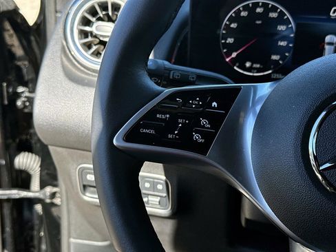 Certified 2025 Mercedes-Benz GLB 250 image 27