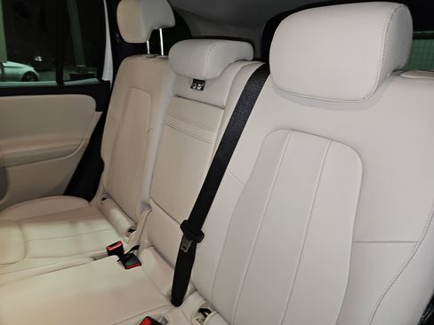 Used 2021 Mercedes-Benz GLB 250 4MATIC image 15