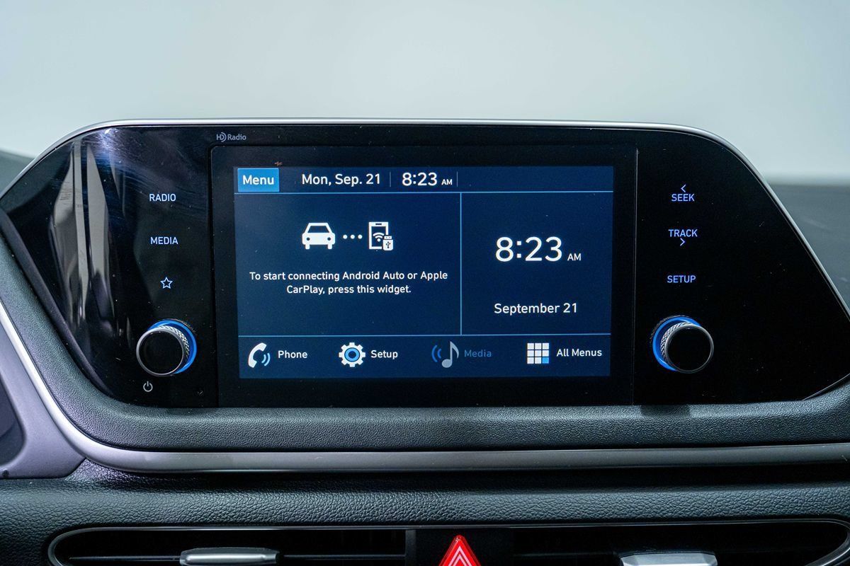 Used 2022 Hyundai Sonata SE FWD image 4
