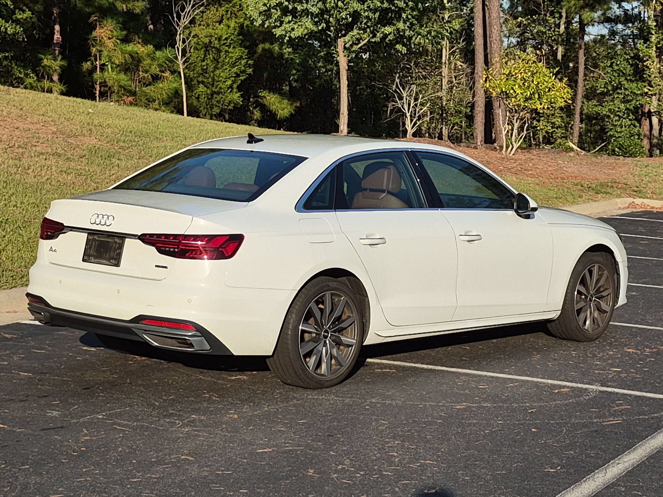 Used 2022 Audi A4 2.0T Premium w/ Convenience Package AWD/4WD image 21